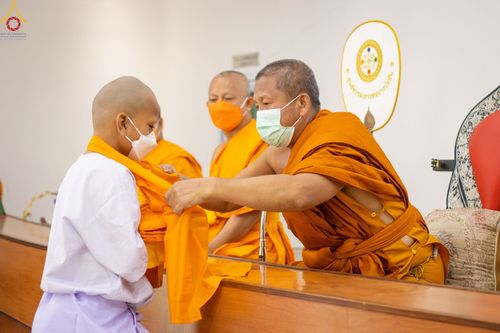 ภาพ No.44881:ประมวลภาพพิธีบรรพชา ในโครงการบรรพชาสามเณรฟื้นฟูพระพุทธศาสนาทั่วไทย ณ ศูนย์อบรมเยาวชนบางปะหัน