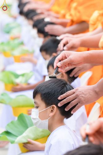 ภาพ No.44019:ประมวลภาพพิธีปลงผม โครงการบรรพชาสามเณรฟื้นฟูพระพุทธศาสนาทั่วไทย ณ ศูนย์อบรมวัดพระธรรมกาย