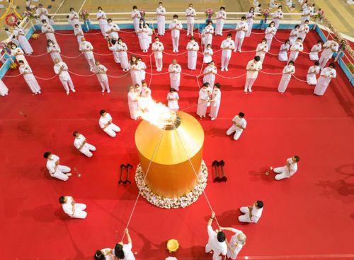 ภาพ No.52350:ประมวลภาพพิธีบูชาข้าวพระ (วันอาทิตย์ต้นเดือนตุลาคม) ณ วัดพระธรรมกาย จ.ปทุมธานี 