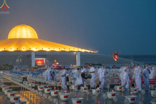 ภาพ No.52590:ประมวลภาพวันคล้ายวันเกิดครบรอบ 138 ปี พระมงคลเทพมุนี (สด จนฺทสโร) พระผู้ปราบมาร ชุดที่ 2