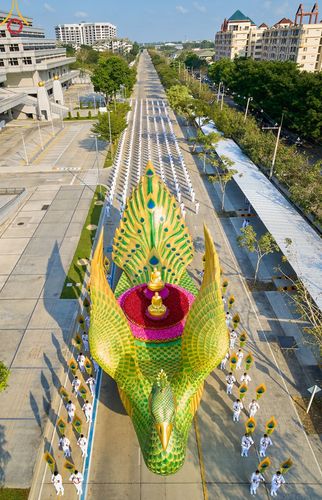 ภาพ No.43274:พิธีอัญเชิญมยุรนาวากาศ บูชาธรรมมหาปูชนียาจารย์ วันพฤหัสบดีที่ 3 กุมภาพันธ์ พ.ศ. 2565