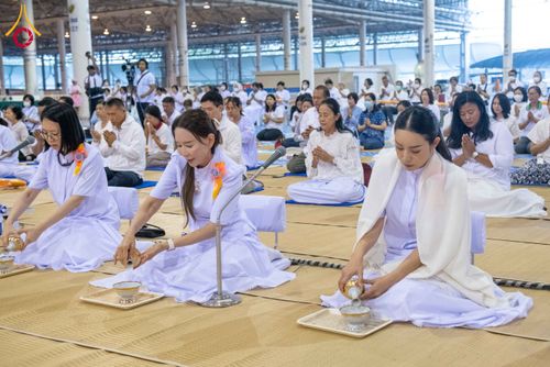 ภาพ No.306249:วันที่ 30 มกราคม พ.ศ. 2569 พิธีถวายภัตตาหารเป็นสังฆทาน แด่พระธรรมยาตรา ณ วัดพระธรรมกาย  จังหวัดปทุมธานี ในโครงการธรรมยาตรา กตัญญูบูชา มหาปูชนียาจารย์ พระมงคลเทพมุนี(สด จนฺทสโร) พระผู้ปราบมาร อนุสรณ์สถาน 7 แห่ง ปีที่ 14