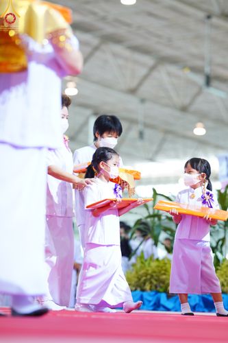 ภาพ No.52470:ประมวลภาพวันคล้ายวันเกิดครบรอบ 138 ปี พระมงคลเทพมุนี (สด จนฺทสโร) พระผู้ปราบมาร ชุดที่ 1