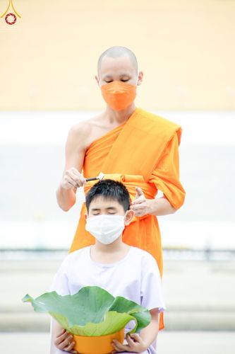 ภาพ No.44021:ประมวลภาพพิธีปลงผม โครงการบรรพชาสามเณรฟื้นฟูพระพุทธศาสนาทั่วไทย ณ ศูนย์อบรมวัดพระธรรมกาย