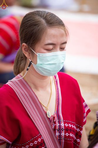 ภาพ No.50677:ประมวลภาพพิธีตักบาตร ณ วัดแม่แพ จ.แม่ฮ่องสอน เนื่องในวันธรรมชัย