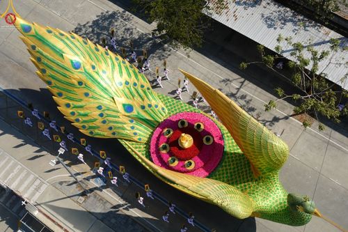 ภาพ No.42714:พิธีอัญเชิญมยุรนาวากาศ ประดิษฐาน ณ อาคาร 100 ปี เนื่องในวันคล้ายวันเกิด ครบ 113 ปี คุณยายอาจารย์มหารัตนอุบาสิกาจันทร์ ขนนกยูง