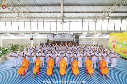ภาพ No.39349:พิธีตัดปอยผมและปลงผมในโครงการอุปสมบท บูชาธรรมมหาปูชนียาจารย์ ประจำปี 2564 ชุดที่ 1