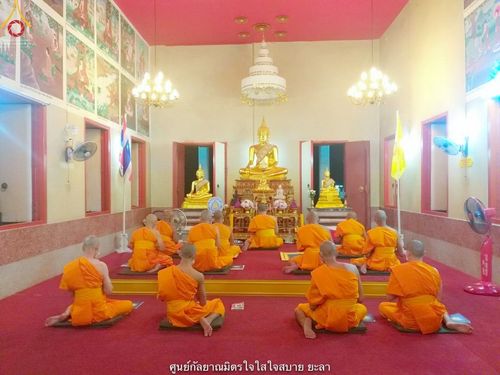 ภาพ No.40985:พิธีตัดปอยผม ปลงผม ขอขมารับผ้าไตรและพิธีบรรพชา ในโครงการอุปสมบท บูชาธรรมมหาปูชนียาจารย์ ประจำปี 2564 ชุดที่ 18