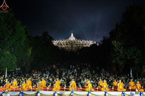 ภาพ No.46541:พิธีจุดโคมวิสาขประทีป วันวิสาขบูชา พ.ศ. 2565 ณ ประเทศอินโดนีเซีย