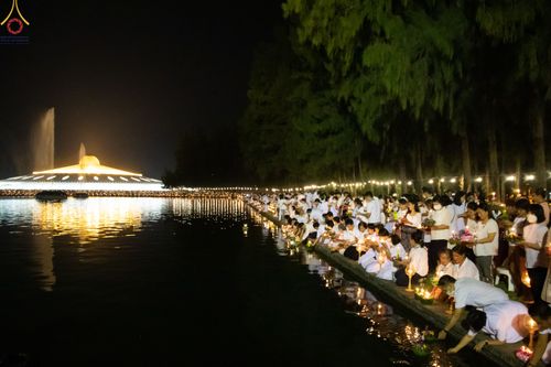 ภาพ No.55417:ประมวลภาพพิธีลอยกระทงธรรม ณ วัดพระธรรมกาย (วันที่ 8 พฤศจิกายน พ.ศ. 2565)