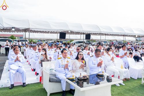 ภาพ No.49535:ประมวลภาพพิธีตักบาตรพระสงฆ์ 1,091 รูป เนื่องในวันแม่แห่งชาติ ณ ตลาดจัมโบ้ ชุดที่ 1