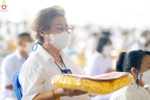 ภาพ No.48239:ประมวลภาพพิธีถวายผ้าอาบน้ำฝน และประทีปโคมไฟ เนื่องในวันอาสาฬหบูชา ประจำปี 2565