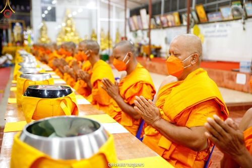 ภาพ No.39845:พิธีตัดปอยผม ปลงผม ขอขมารับผ้าไตรและพิธีบรรพชา ในโครงการอุปสมบท บูชาธรรมมหาปูชนียาจารย์ ประจำปี 2564 ชุดที่ 6