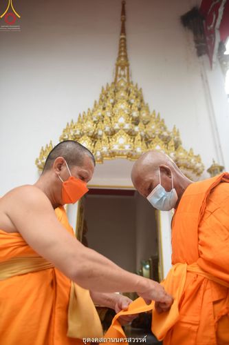 ภาพ No.40140:พิธีตัดปอยผม ปลงผม ขอขมารับผ้าไตรและพิธีบรรพชา ในโครงการอุปสมบท บูชาธรรมมหาปูชนียาจารย์ ประจำปี 2564 ชุดที่ 9