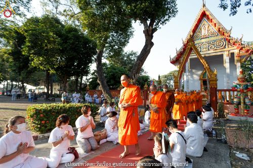 ภาพ No.40558:พิธีตัดปอยผม ปลงผม ขอขมารับผ้าไตรและพิธีบรรพชา ในโครงการอุปสมบท บูชาธรรมมหาปูชนียาจารย์ ประจำปี 2564 ชุดที่ 14