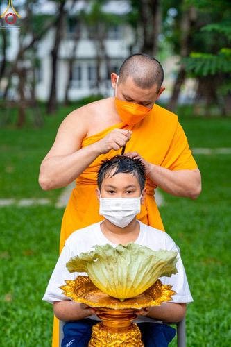 ภาพ No.44511:ประมวลภาพพิธีปลงผม โครงการบรรพชาสามเณรหน่อแก้วเปรียญธรรมรุ่นที่ 10