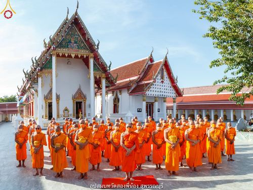 ภาพ No.40064:พิธีตัดปอยผม ปลงผม ขอขมารับผ้าไตรและพิธีบรรพชา ในโครงการอุปสมบท บูชาธรรมมหาปูชนียาจารย์ ประจำปี 2564 ชุดที่ 8