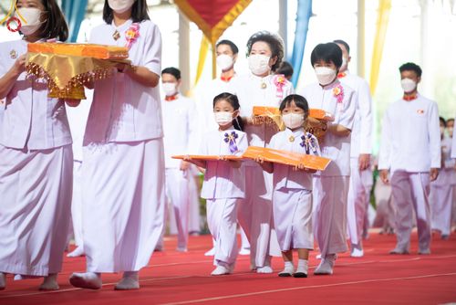 ภาพ No.52471:ประมวลภาพวันคล้ายวันเกิดครบรอบ 138 ปี พระมงคลเทพมุนี (สด จนฺทสโร) พระผู้ปราบมาร ชุดที่ 1