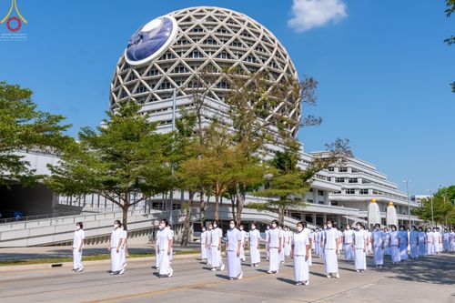 ภาพ No.42713:พิธีอัญเชิญมยุรนาวากาศ ประดิษฐาน ณ อาคาร 100 ปี เนื่องในวันคล้ายวันเกิด ครบ 113 ปี คุณยายอาจารย์มหารัตนอุบาสิกาจันทร์ ขนนกยูง