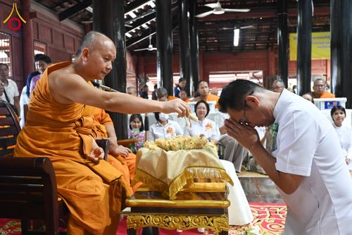 ภาพ No.303409:วันที่ 23 มกราคม พ.ศ. 2569 พิธีเจริญพุทธมนต์ปฏิบัติธรรม มอบทุนการศึกษา  ถวายสังฆทาน 109 วัด เพื่อถวายเป็นพุทธบูชา เพื่อขับเคลื่อนโครงการหมู่บ้านรักษาศีล 5 โดยคณะสงฆ์จังหวัดนครปฐม คณะศิษยานุศิษย์วัดพระธรรมกาย โครงการธรรมยาตรา ปีที่ 14 ณ วัดบางปลา อำเภอบาง