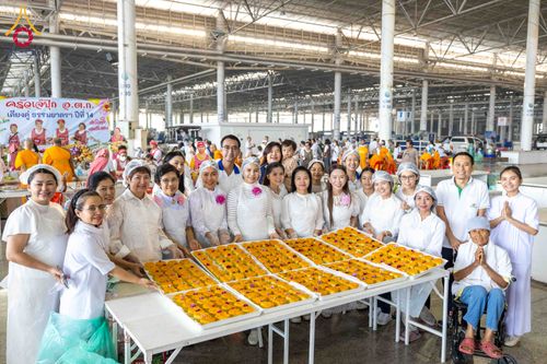 ภาพ No.306863:วันที่ 31 มกราคม พ.ศ. 2569 พิธีถวายภัตตาหารเป็นสังฆทาน แด่พระธรรมยาตรา ณ วัดพระธรรมกาย  จังหวัดปทุมธานี ในโครงการธรรมยาตรา กตัญญูบูชา มหาปูชนียาจารย์ พระมงคลเทพมุนี(สด จนฺทสโร) พระผู้ปราบมาร อนุสรณ์สถาน 7 แห่ง ปีที่ 14