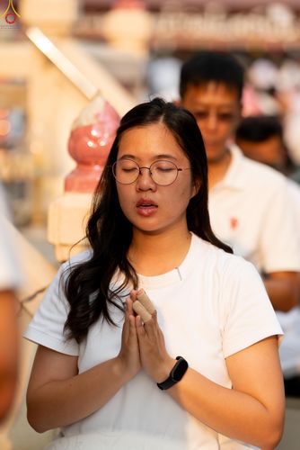 ภาพ No.296943:วันที่ 17 มกราคม พ.ศ. 2569 พิธีจุดประทีปถวายเป็นพุทธบูชา และบูชาธรรมมหาปูชนียาจารย์  ณ วัดโบสถ์บน ต.บางคูเวียง จ.นนทบุรี อนุสรณ์สถานลำดับที่ 4 สถานที่เกิดด้วยกายธรรม ในโครงการธรรมยาตรา กตัญญูบูชา มหาปูชนียาจารย์ พระมงคลเทพมุนี(สด จนฺทสโร) พระผู้ปราบมาร อ