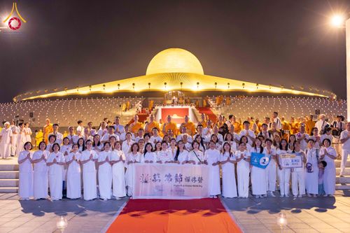 ภาพ No.312486:วันอังคารที่ 3 มีนาคม พ.ศ.2569 พิธีเวียนประทักษิณและจุดมาฆประทีป (ภาพชุดที่ 2) ณ ลานธรรมพระมหาธรรมกายเจดีย์ วัดพระธรรมกาย