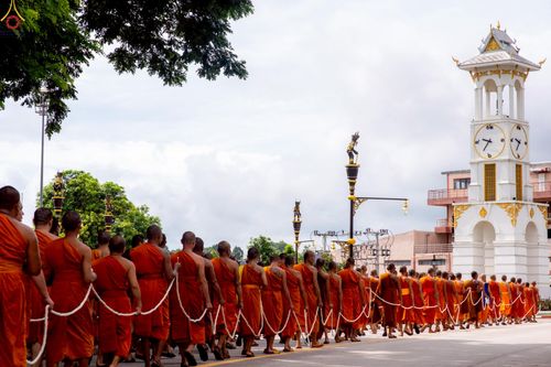 ภาพ No.239286:วันอาทิตย์ที่ 17 สิงหาคม พ.ศ. 2568 พิธีอัญเชิญรูปเหมือนพระมงคลเทพมุนี (สด จันทสโร) ณ ศาลากลางจังหวัดเลย ถึงลานพญานาค สวนสาธารณะกุดป่อง อ.เมือง จ.เลย