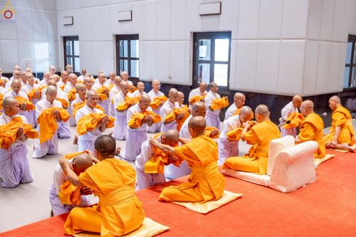 ภาพ No.232384:วันเสาร์ที่ 5 กรกฎาคม พ.ศ. 2568 พิธีบรรพชาอุปสมบท ธรรมทายาท โครงการบรรพชาอุปสมบทหมู่ รุ่นเข้าพรรษา ,  โครงการบวชพระนานาชาติ AEC & WAB รุ่นที่ 9 ณ วัดพระธรรมกาย