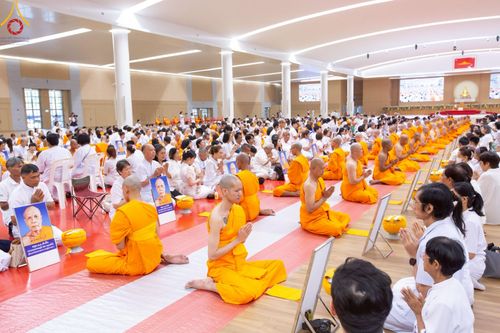 ภาพ No.217303:วันเสาร์ที่ 12 เมษายน พ.ศ. 2568 พิธีบรรพชา พิธีขอศีลและขอนิสสัย พิธีมอบบาตร ในโครงการอุปสมบทหมู่ บูชาธรรมหลวงพ่อธัมมชโย, โครงการธรรมทายาท ระดับอุดมศึกษา รุ่นที่ 52 ,  โครงการบวชพระนานาชาติ AEC & WAB CEO รุ่นที่ 4 ณ วัดพระธรรมกาย