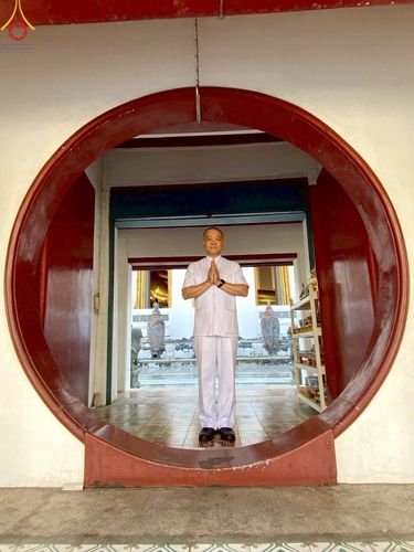 ภาพ No.223260:วันที่ 2 -10 พฤษภาคม พ.ศ. 2568 พิธีตัดปอยผม ปลงผม พิธีขอขมาลาอุปสมบทอุทิศชีวิต ของอุบาสก พิสิทธิ์ หมื่นแกล้ว  ณ วัดพระธรรมกาย