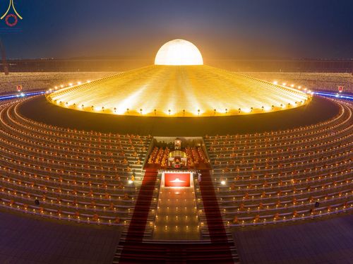 ภาพ No.77305:พิธีจุดมาฆประทีป ในวันมาฆบูชา อาทิตย์ต้นเดือนที่ 6 มีนาคม พ.ศ. 2566 ณ วัดพระธรรมกาย อ.คลองหลวง จ.ปทุมธานี