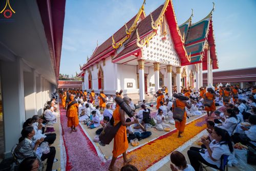 ภาพ No.110501:พิธีต้อนรับพระธรรมยาตรา ในโครงการธรรมยาตรากตัญญูบูชา มหาปูชนียาจารย์ พระมงคลเทพมุนี(สด จนฺทสโร) พระผู้ปราบมาร อนุสรณ์สถาน 7 แห่ง ปีที่ 12 วันที่ 11 มกราคม พ.ศ. 2567 ณ อนุสรณ์สถานลำดับที่ 3 สถานที่เกิดใหม่ในเพศสมณะ วัดสองพี่น้อง จ.สุพรรณบุรี