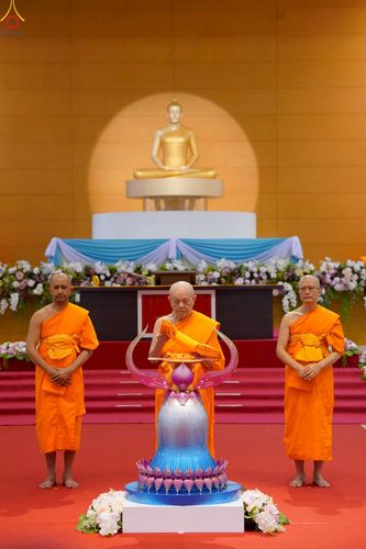 ภาพ No.277592:วันอาทิตย์ต้นเดือนที่ 7 ธันวาคม พ.ศ.2568 พิธีทอดผ้าป่าต้นสมบัติจักรพรรดิ ณ สภาธรรมกายสากล วัดพระธรรมกาย