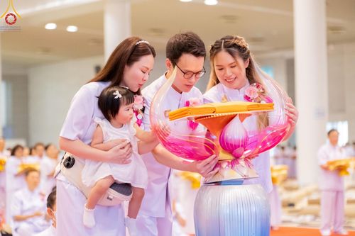 ภาพ No.154610:พิธีทอดผ้าป่าสมทบกฐินวัดพระธรรมกาย และสมทบกฐิน 30,000 วัดทั่วไทย ครั้งที่ 2 ณ สภาธรรมกายสากล วัดพระธรรมกาย วันอังคารที่ 17 กันยายน พ.ศ. 2567