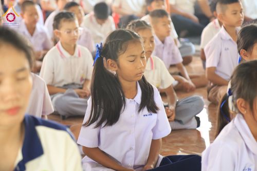 ภาพ No.200135:พิธีทอดผ้าป่าทำนุบำรุงศาสนสถาน ณ วัดบางไผ่นารถ ตำบลบางไทรป่า อำเภอบางเลน จังหวัดนครปฐม ในโครงการธรรมยาตรา กตัญญูบูชา มหาปูชนียาจารย์ พระมงคลเทพมุนี(สด จนฺทสโร) พระผู้ปราบมาร อนุสรณ์สถาน 7 แห่ง ปีที่ 13 วันที่ 22 มกราคม พ.ศ. 2568