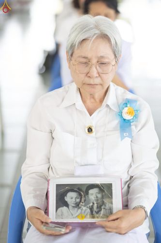 ภาพ No.229789:วันที่ 25 มิถุนายน พ.ศ. 2568 (แรม 15 ค่ำ เดือน 7) พิธีบุพเปตพลี ครั้งที่ 166 ร่วมอุทิศบุญแด่หมู่ญาติที่ล่วงลับไปแล้ว และสืบทอดอายุพระพุทธศาสนา ณ หอฉันคุณยายอาจารย์ฯ วัดพระธรรมกาย