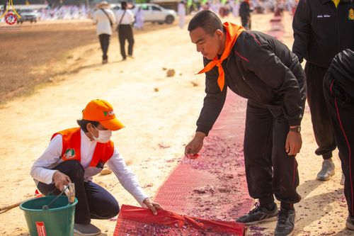 ภาพ No.130115:V.34 เพื่อธรรมเพื่อบางกล่ำ การรับบุญของเจ้าหน้าที่หน่วยงานต่างๆ  เพื่องานธรรมยาตราอัญเชิญพระบรมสารีริกธาตุ ประดิษฐาน ณ มหารัตนเจดีย์สิริปทุมสวรรค์ (เจดีย์อริยพุทธะ 5 พระองค์) ณ ศูนย์ปฏิบัติธรรมภาคใต้ อ.บางกล่ำ จ.สงขลา ระหว่างวันที่ 9-10 มีนาคม พ.ศ. 2567