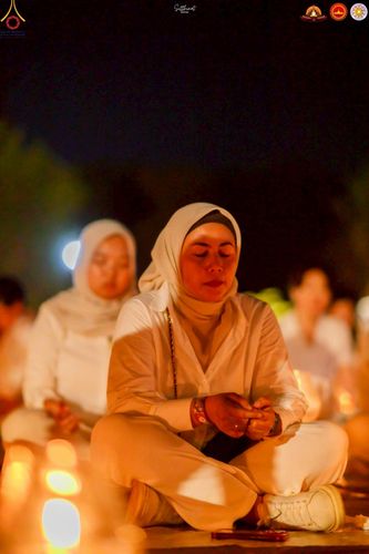 ภาพ No.224589:วันจันทร์ที่ 12 พฤษภาคม พ.ศ. 2568  ชาวพุทธในอินโดนีเซีย ร่วมฉลองวิสาขบูชาจุดประทีปกว่า 200,000 ดวง ณ พระมหาเจดีย์บรมพุทโธ  เจริญพุทธมนต์ถวาย “พระวชิรเกล้าเจ้าอยู่หัว”