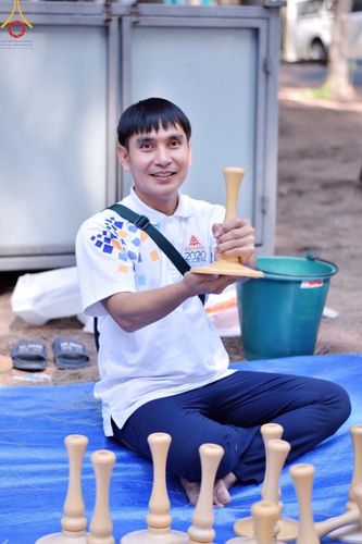 ภาพ No.198833:V.50 สารพัดV สารพัดดี ที่ธรรมยาตรา ในโครงการธรรมยาตรา กตัญญูบูชา มหาปูชนียาจารย์ พระมงคลเทพมุนี(สด จนฺทสโร) พระผู้ปราบมาร อนุสรณ์สถาน 7 แห่ง ปีที่ 13 ระหว่างวันที่ 2-31 มกราคม พ.ศ. 2568