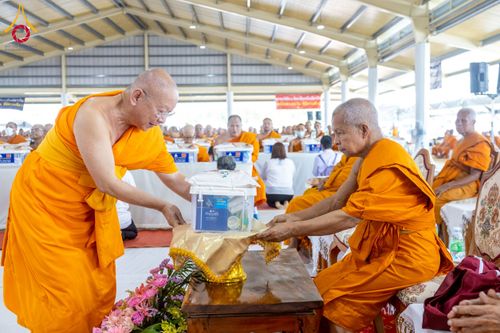 ภาพ No.230266:วันเสาร์ที่ 28 มิถุนายน พ.ศ. 2568 พิธีถวายสังฆทาน 323 วัด 4 จังหวัดชายแดนใต้ ปีที่ 21 ครั้งที่ 178 พิธีมอบกองทุนหนุนแรงใจช่วยครูใต้ ปีที่ 18 ครั้งที่ 142 ณ ศูนย์อบรมเยาวชนจังหวัดปัตตานี