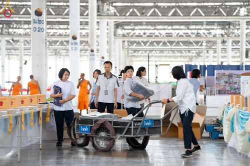 ภาพ No.60942:V.37 ยิ่งกว่าดี เพื่อ 80 ปีของพ่อ ภาพการเตรียมงานของหน่วยงานต่างๆ เพื่อพิธีฉลองอายุวัฒนมงคล 80 ปี หลวงพ่อธัมมชโย และรับถวายมหาสังฆทาน 10,000 กว่าวัดทั่วประเทศ ในวันคุ้มครองโลก วันจันทร์ที่ 22 เมษายน พ.ศ. 2567