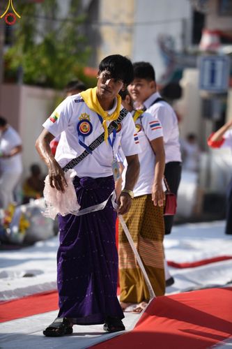 ภาพ No.151742:V.55 ทีมใหญ่ที่หาดใหญ่ เจ้าหน้าที่ทุกสถานะ หลายสัญชาติ ร่วมกันจัดงานตักบาตรที่หาดใหญ่ วันที่ 10-11 สิงหาคม พ.ศ. 2567