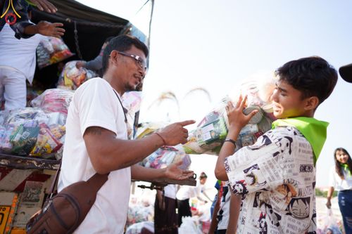 ภาพ No.185685:V.47 เบื้องหลังของเบื้องหน้า งานตักบาตรพระ 10,000 รูป ณ จ.กาญจนบุรี วันที่ 20-21 ธันวาคม พ.ศ. 2567