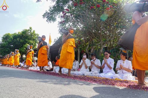 ภาพ No.129114:พระธรรมยาตราเดินธรรมยาตรา ณ ชุมชนรอบศูนย์ปฏิบัติธรรมภาคใต้ อ.บางกล่ำ จ.สงขลา วันที่ 10 มีนาคม พ.ศ. 2567