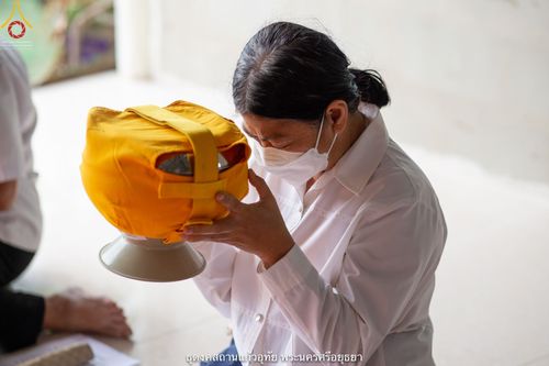 ภาพ No.39530:พิธีตัดปอยผม ปลงผม ขอขมารับผ้าไตรและพิธีบรรพชา ในโครงการอุปสมบท บูชาธรรมมหาปูชนียาจารย์ ประจำปี 2564  ชุดที่ 2