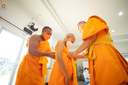 ภาพ No.44885:ประมวลภาพพิธีบรรพชา ในโครงการบรรพชาสามเณรฟื้นฟูพระพุทธศาสนาทั่วไทย ณ ศูนย์อบรมเยาวชนบางปะหัน