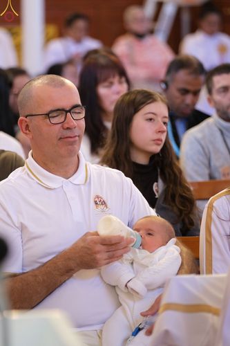 ภาพ No.54807:ประมวลภาพพิธีทอดกฐิน ณ วัดพระธรรมกายนิวคาสเซิล ประเทศอังกฤษ  (วันที่ 30 ตุลาคม พ.ศ. 2565)