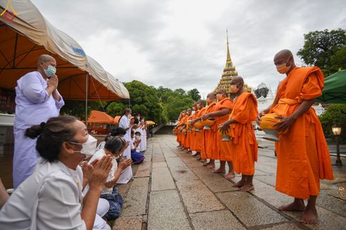 ภาพ No.48094:ประมวลภาพพิธีเวียนประทักษิณ และบรรพชาอุปสมบท รุ่นเข้าพรรษา ปี 2565