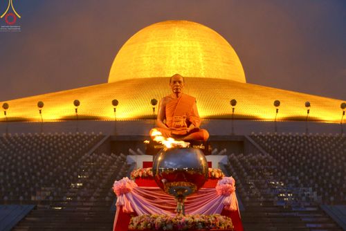 ภาพ No.52593:ประมวลภาพวันคล้ายวันเกิดครบรอบ 138 ปี พระมงคลเทพมุนี (สด จนฺทสโร) พระผู้ปราบมาร ชุดที่ 2